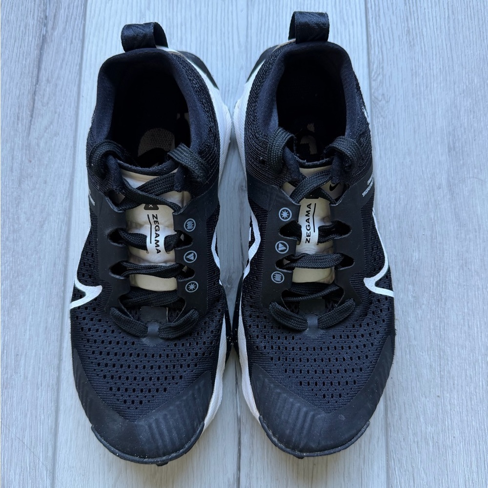 Nike ZoomX Zegama Trail 'Black White
Size 7.5